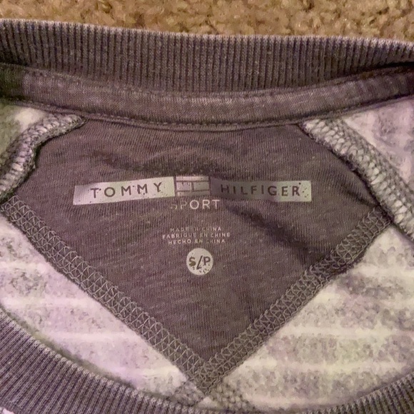 Tommy hilfigure sport size small sweatshirt - Picture 3 of 3